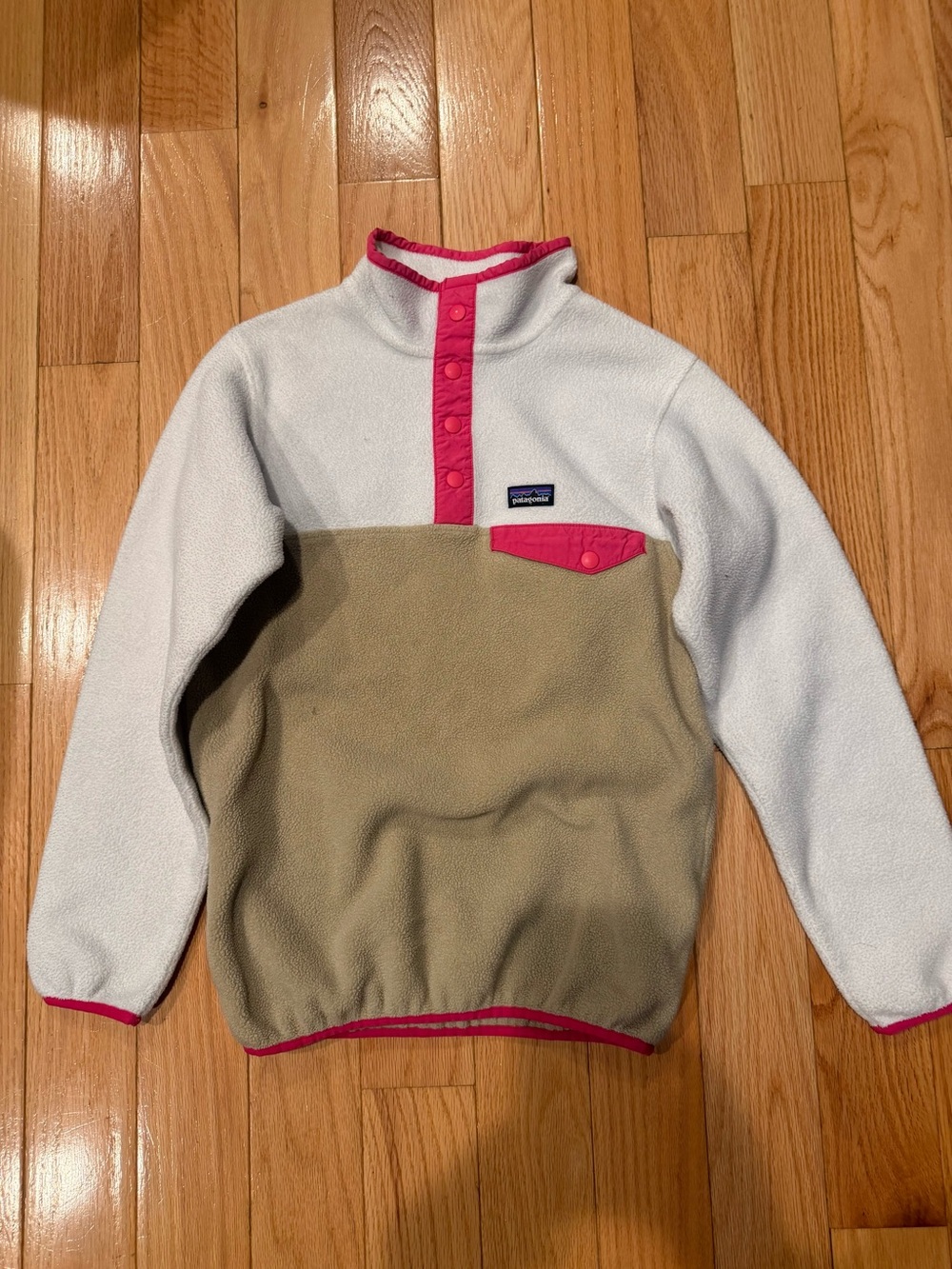 Patagonia Kids Two-Tone Fleece Pullover in White, Tan & Pink